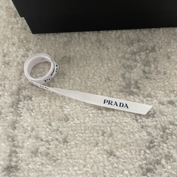 Authentic Prada Gift Wrapping Set - Picture 5 of 5